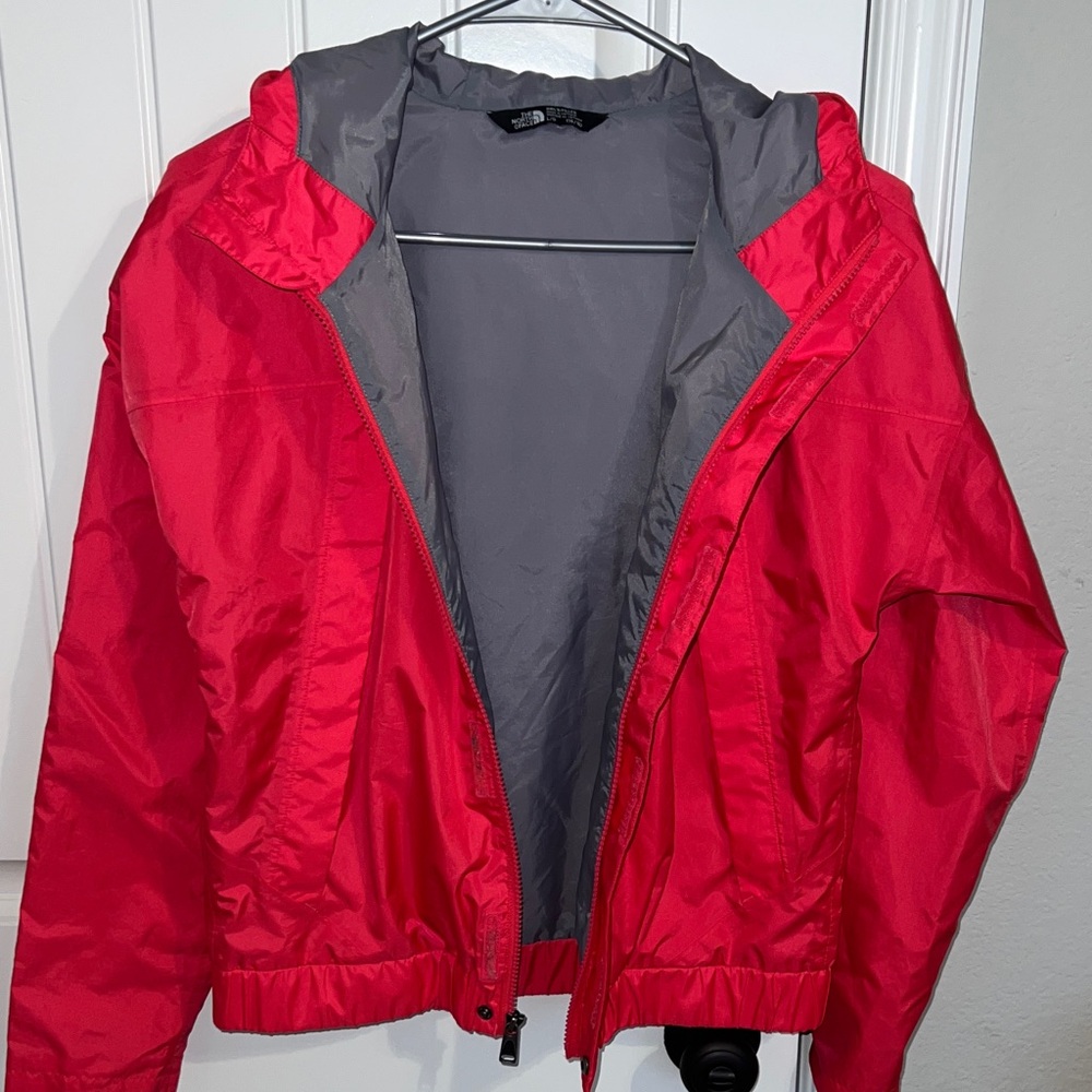 Girls The North Face Vibrant Melon Raincoat - Picture 8 of 10